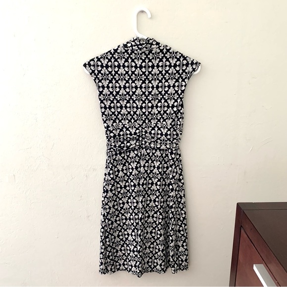 MOVING SALE❗️🆕 White House Black Market dress - Picture 5 of 5